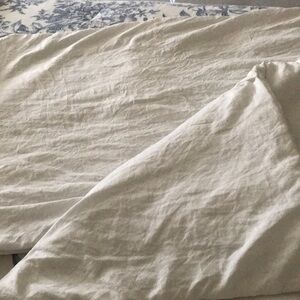 Kohl's Elegant White Pillow Cases Set Of 2 SUPER SOFT Final Sale